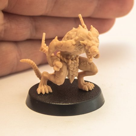 Ratkin Berserk (28mm)